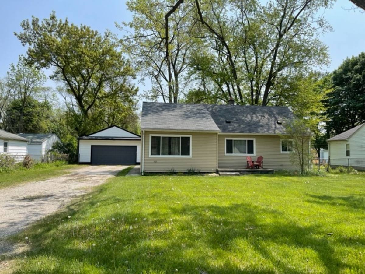 House for rent at 18964 Deering St, Livonia, MI 48152