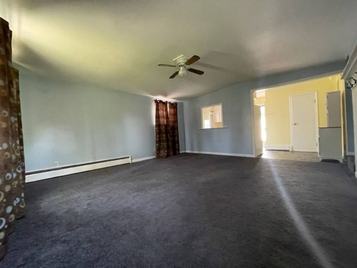 House for rent at 18964 Deering St, Livonia, MI 48152