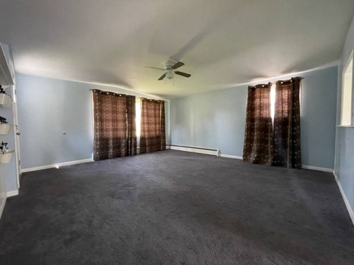House for rent at 18964 Deering St, Livonia, MI 48152