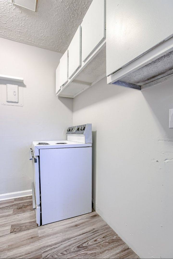Apartment for rent at 1218 E St, Lincoln, NE 68508