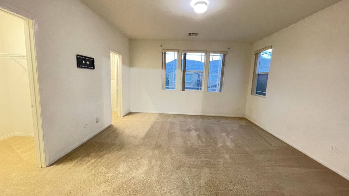 House for rent at 10160 Hollis Mountain Ave, Las Vegas, NV 89148