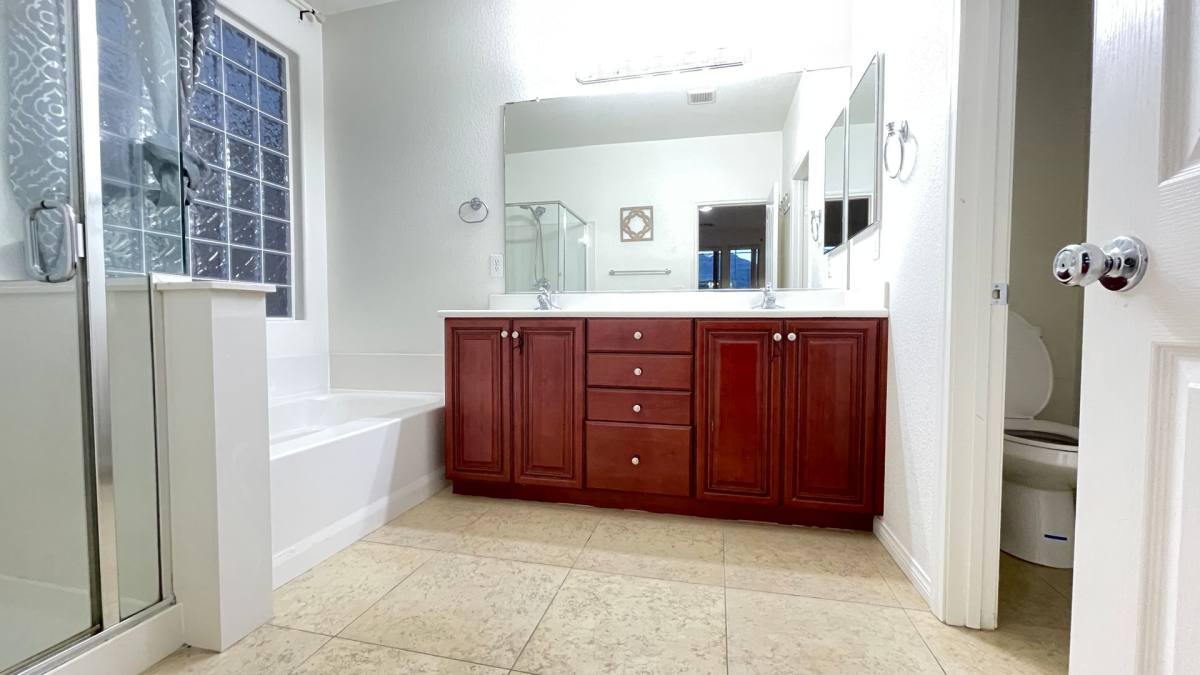 House for rent at 10160 Hollis Mountain Ave, Las Vegas, NV 89148