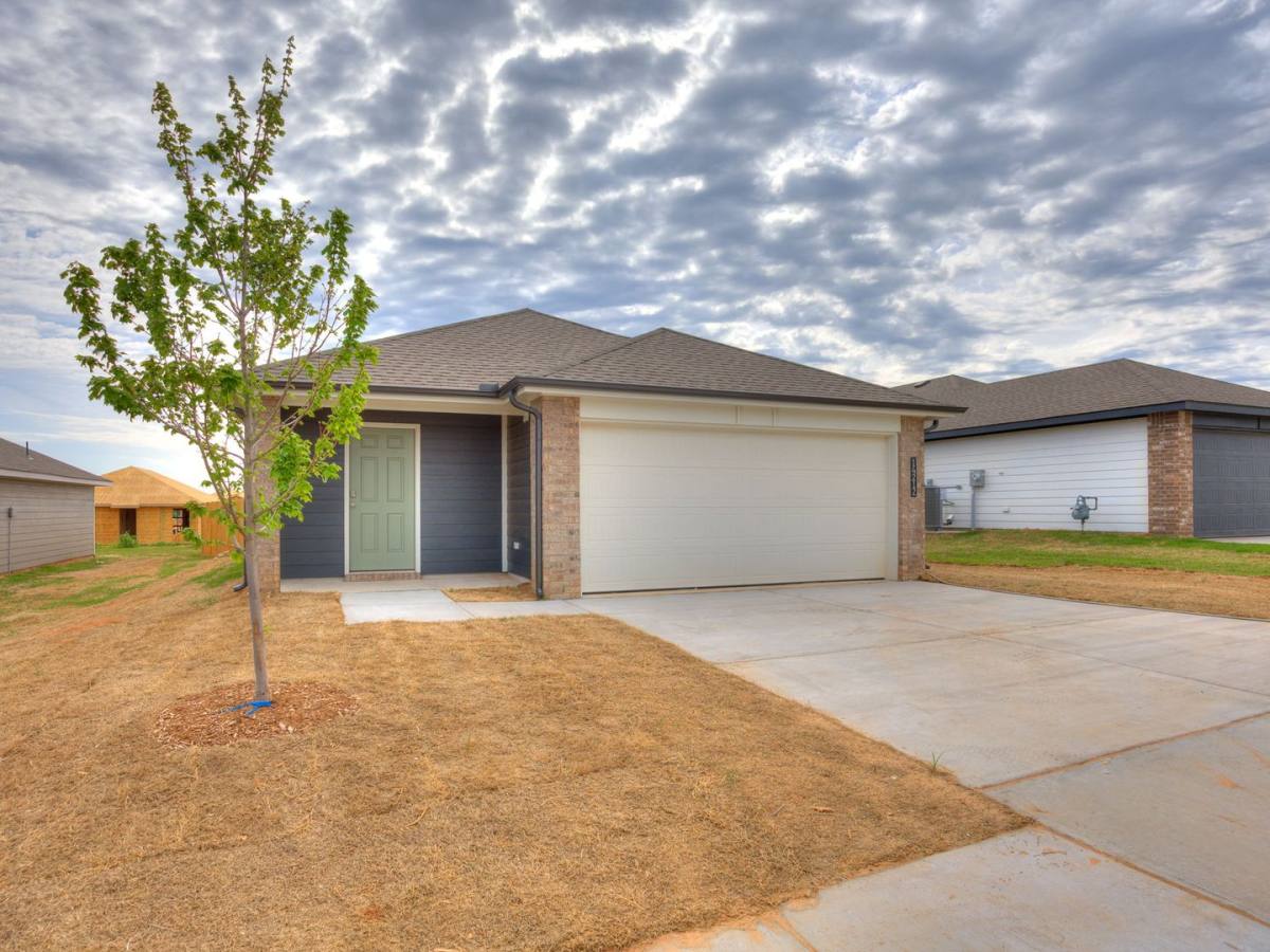 House for rent at 14212 Trickling Way, Piedmont, OK 73078