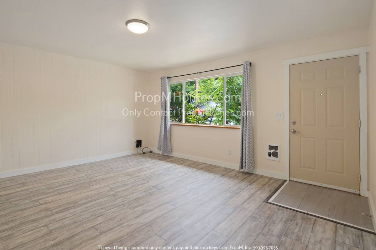Apartment for rent at 5829 SE 80th Court, Portland, OR 97206