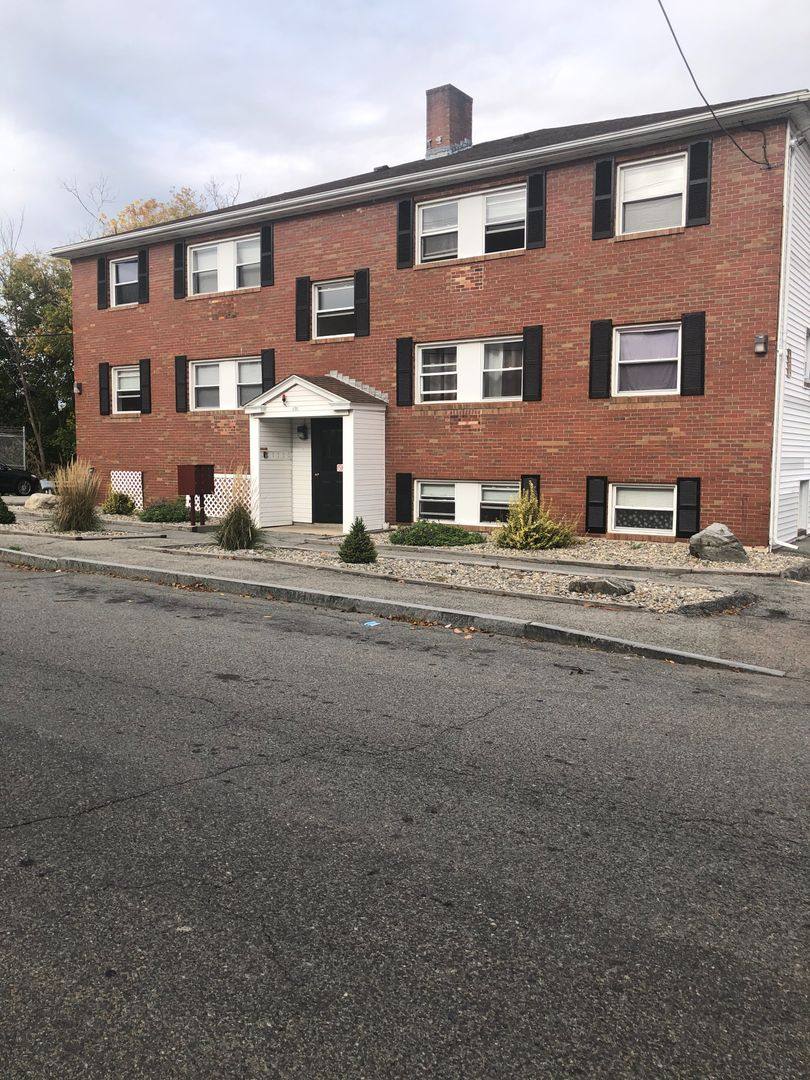 Apartment for rent at 206 Stackpole St, Lowell, MA 01852