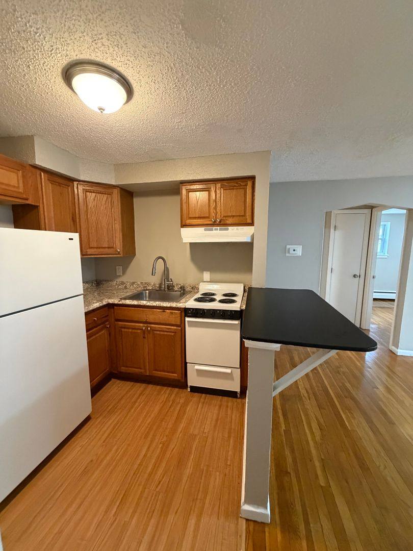 Apartment for rent at 206 Stackpole St, Lowell, MA 01852