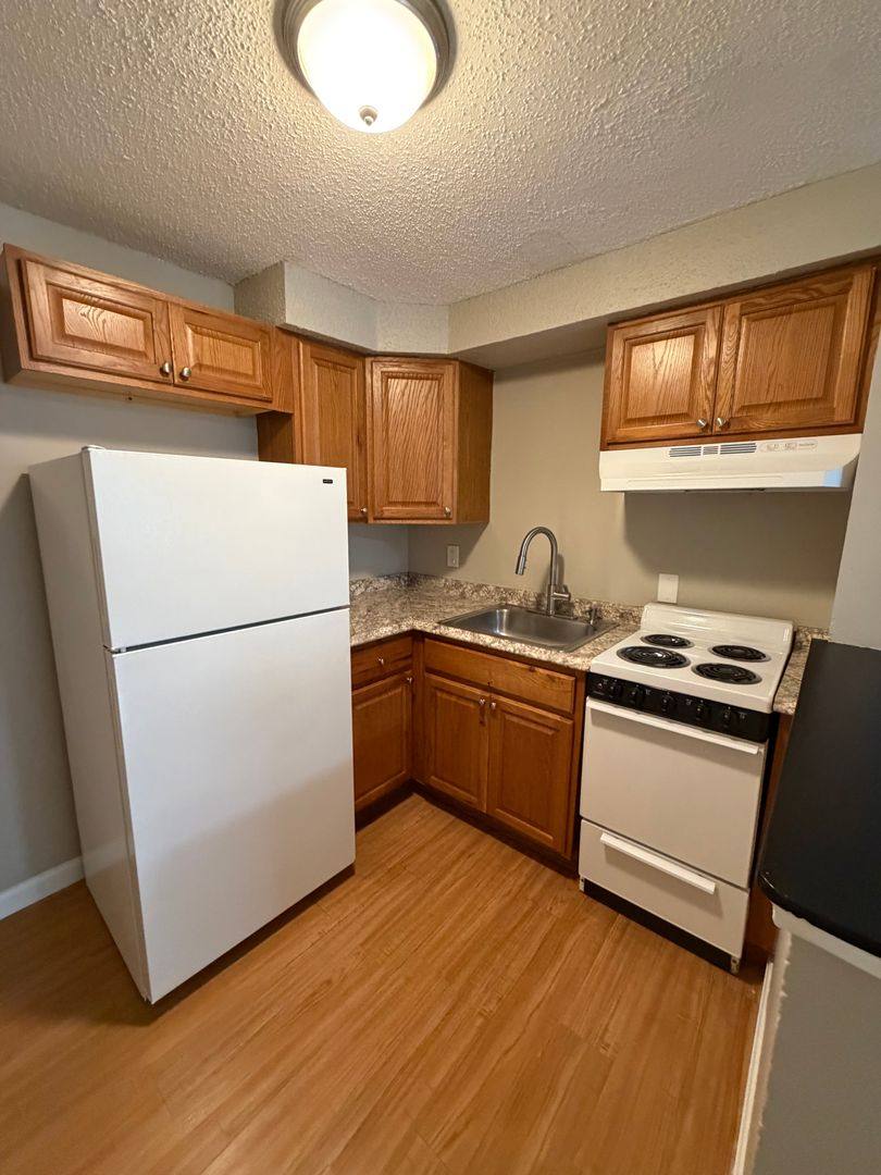 Apartment for rent at 206 Stackpole St, Lowell, MA 01852