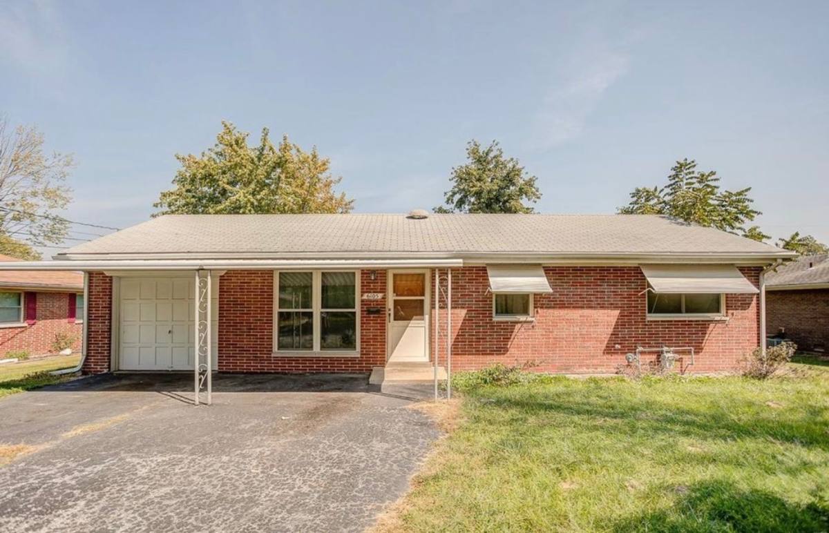 House for rent at 6105 W Washington St, Belleville, IL 62223