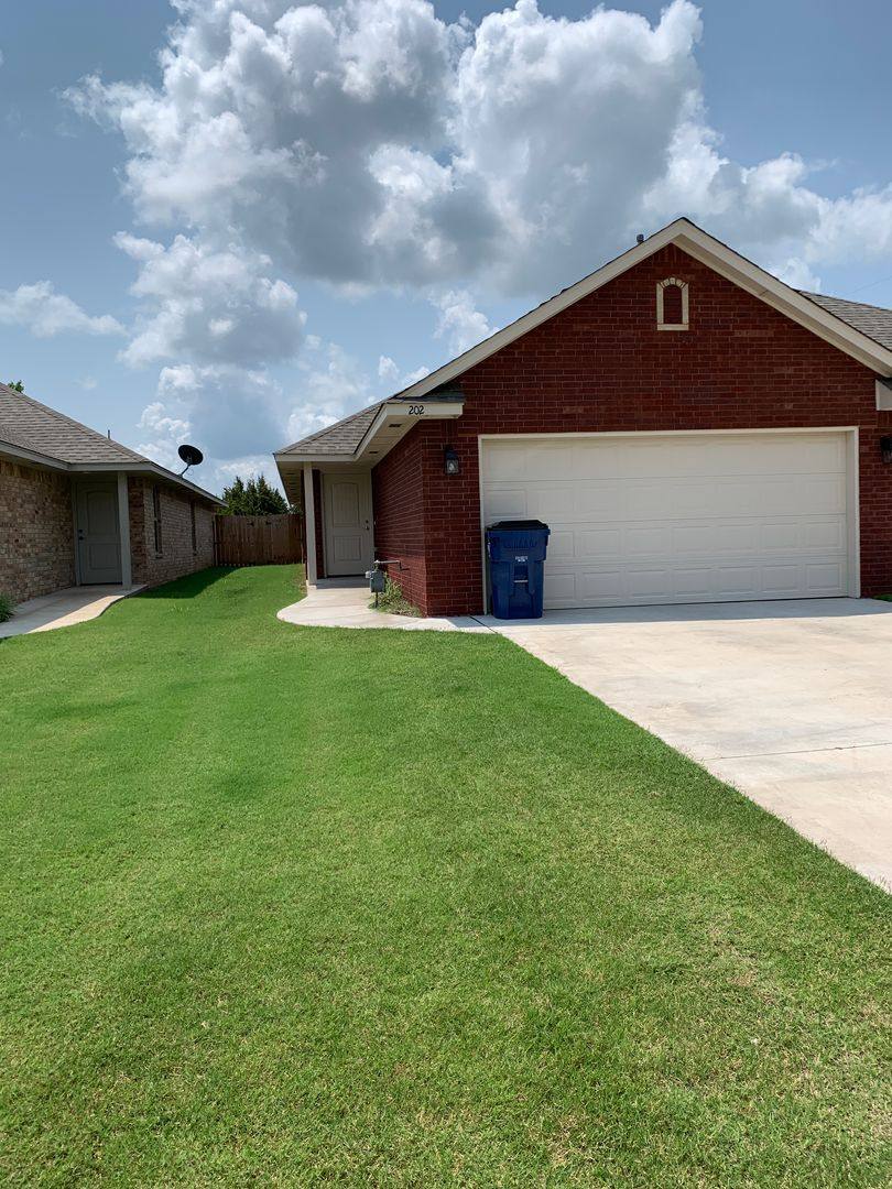 House for rent at 200 Woodbriar Rd, Noble, OK 73068