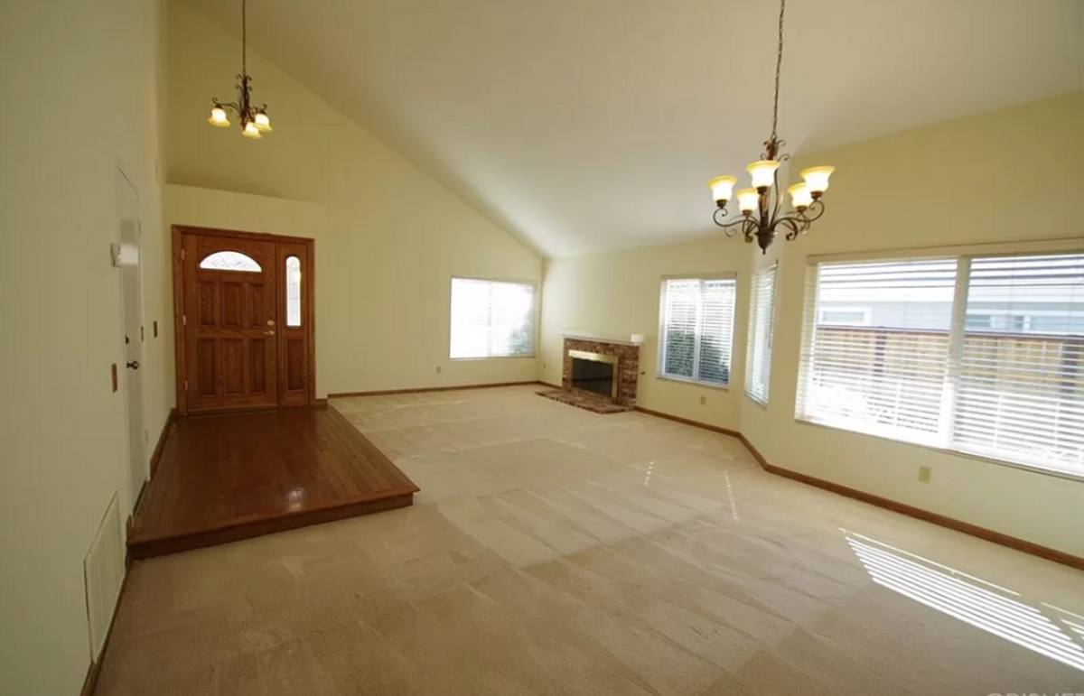 House for rent at 6797 Oak Forest Dr, Oak Park, CA 91377
