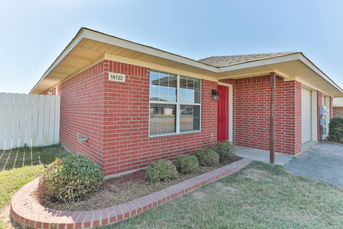 Apartment for rent at 16150 Rolling Meadows Dr, Lindale, TX 75771