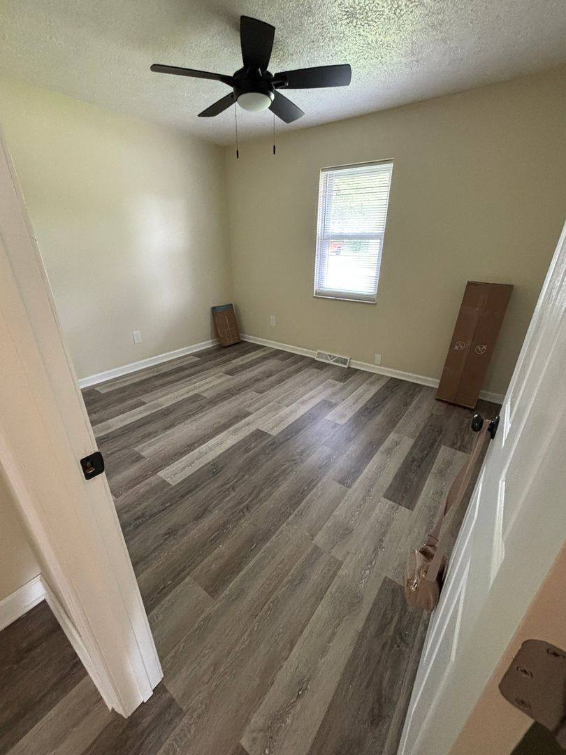 Apartment for rent at 307 Sunset Lane, Arcadia, IN 46030