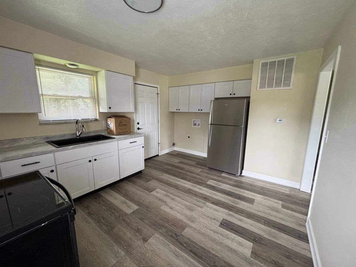 Apartment for rent at 307 Sunset Lane, Arcadia, IN 46030