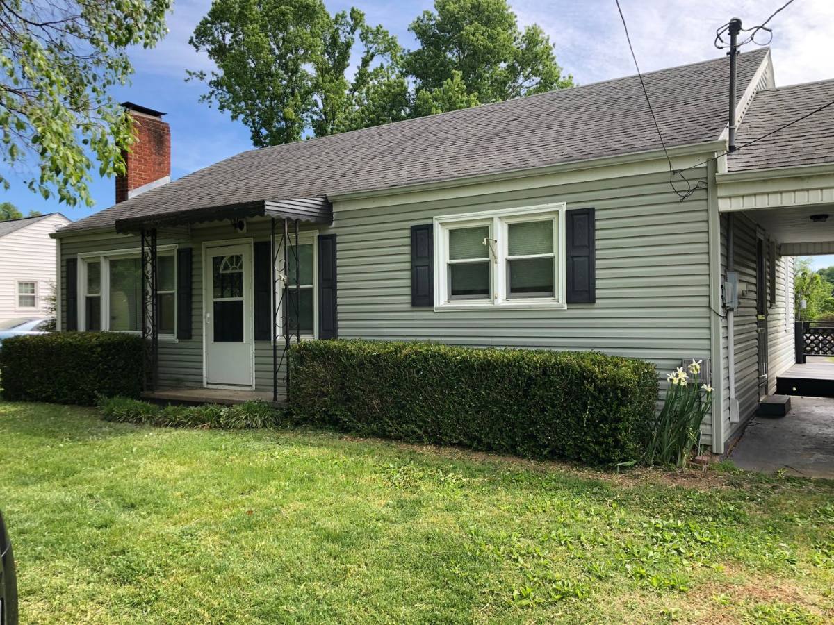 House for rent at 131 Cooks Valley Rd, Kingsport, TN 37664
