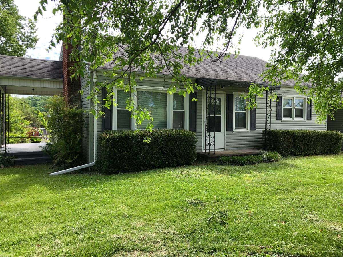 House for rent at 131 Cooks Valley Rd, Kingsport, TN 37664