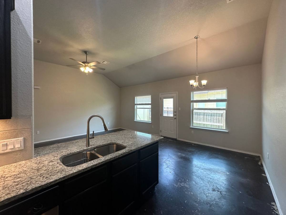 Townhouse for rent at 1116 Burek, Seguin, TX 78155