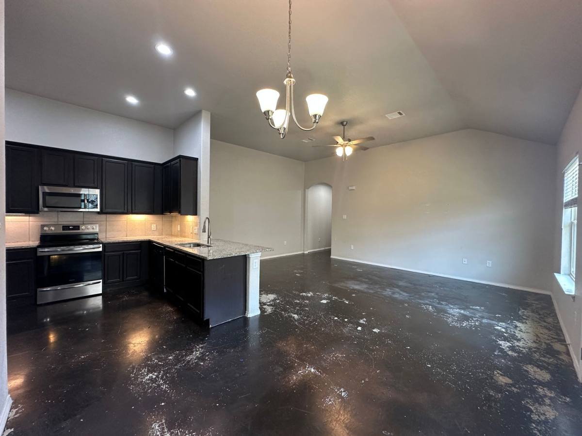 Townhouse for rent at 1116 Burek, Seguin, TX 78155