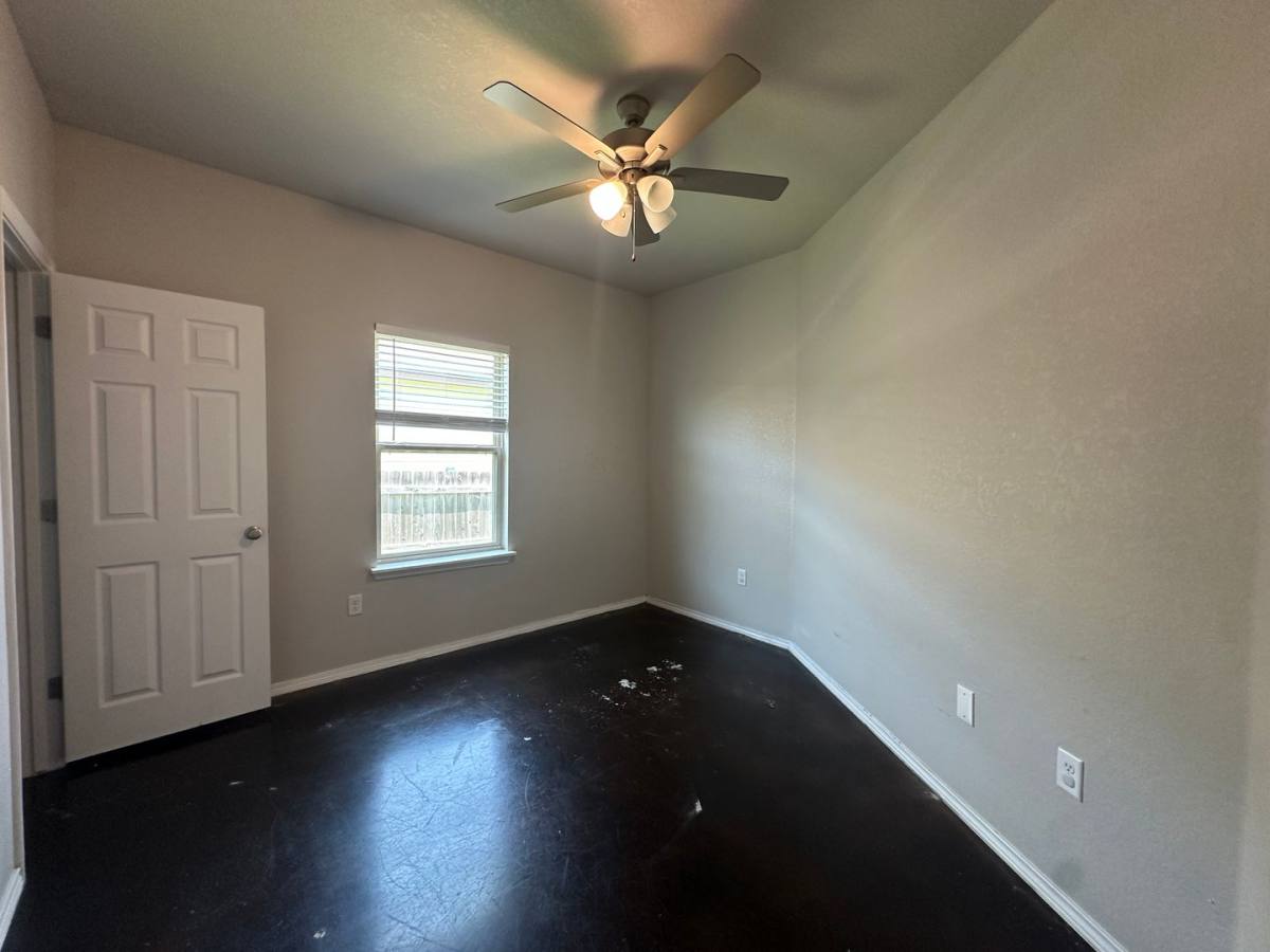 Townhouse for rent at 1116 Burek, Seguin, TX 78155