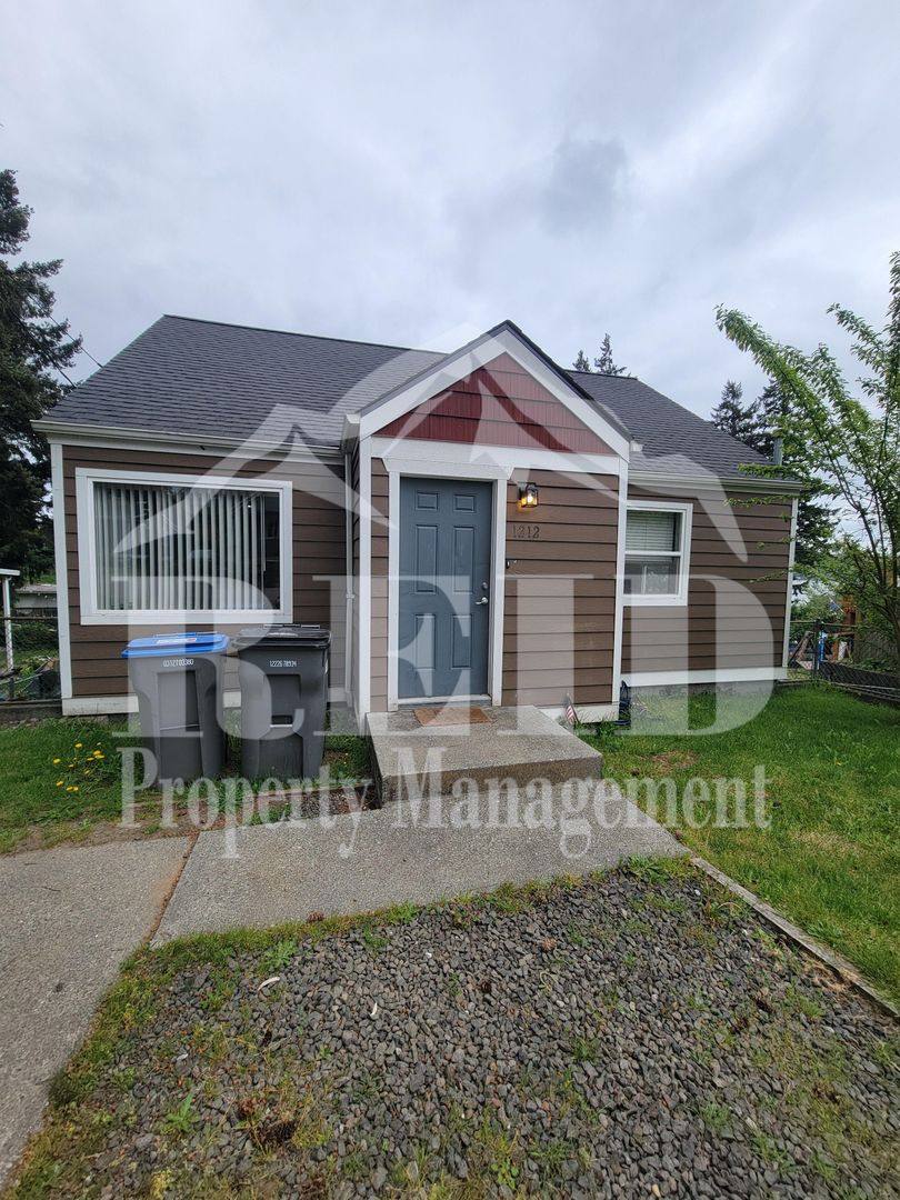 House for rent at 1212 Evans Ave W, Bremerton, WA 98312