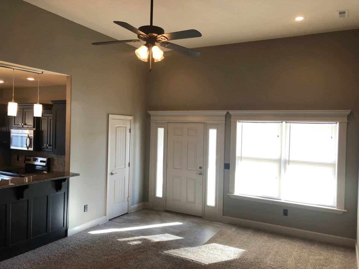 11661 Ridgeway Court, Saint Joseph, MO 64505 - Townhouse for Rent - Image 2
