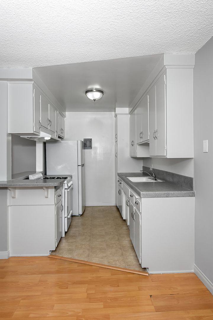Apartment for rent at 1066 Spazier Ave, Glendale, CA 91201