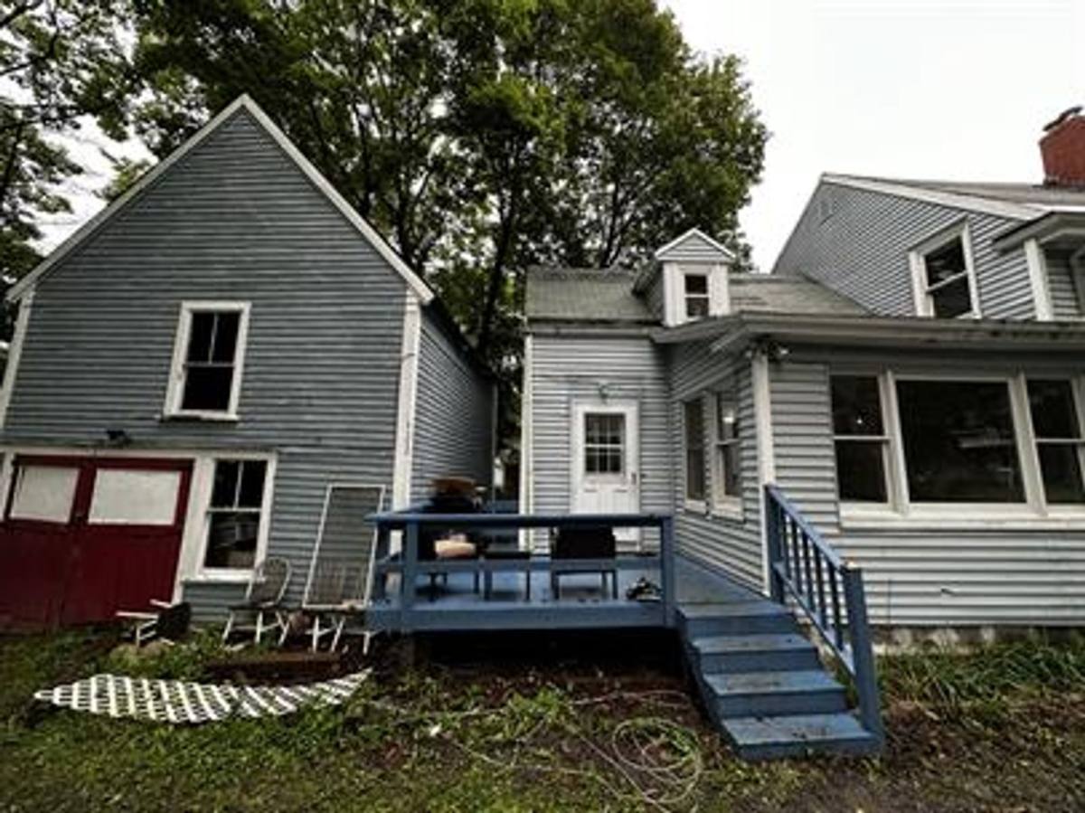 House for rent at 258 Essex St, Bangor, ME 04401