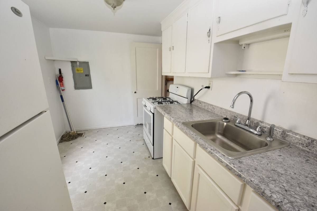 House for rent at 929 Beale St, South Bend, IN 46616