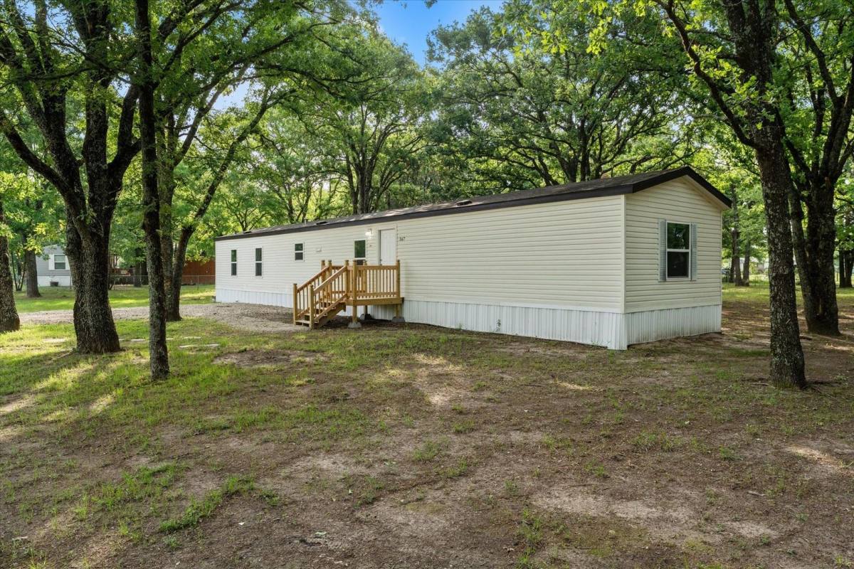 House for rent at 367 Box Rd, Mabank, TX 75156