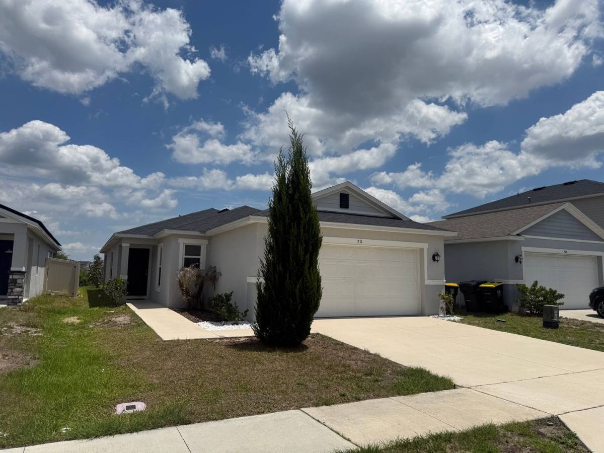 House for rent at 711 Scrub Oak Hammock Rd, Davenport, FL 33837