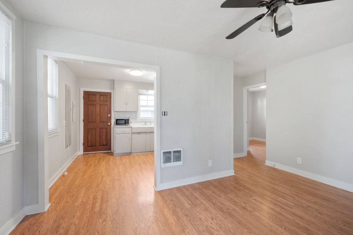 House for rent at 6832 SE 50th St, Portland, OR 97206