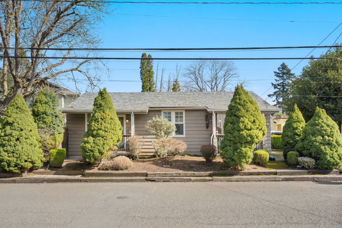 House for rent at 6832 SE 50th St, Portland, OR 97206
