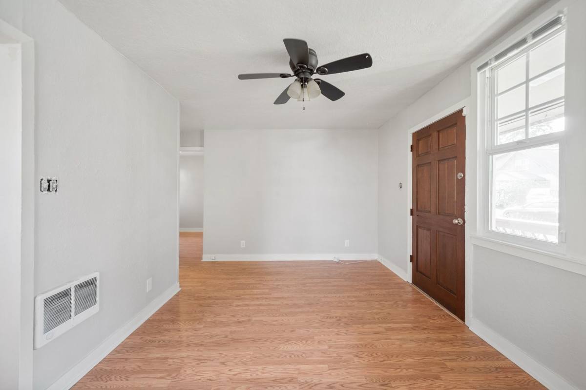 House for rent at 6832 SE 50th St, Portland, OR 97206