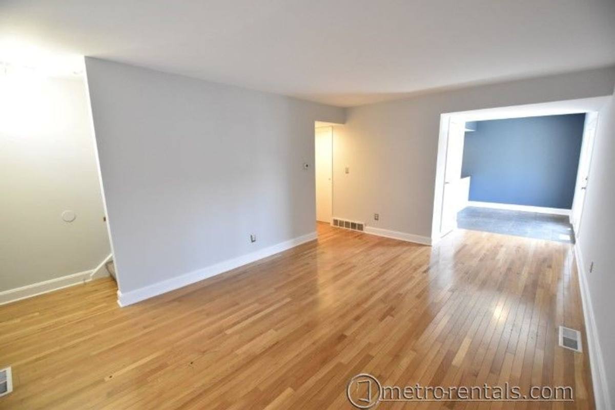 Apartment for rent at 4868 4869 4871 4873 Moreland Dr, Columbus, OH 43220