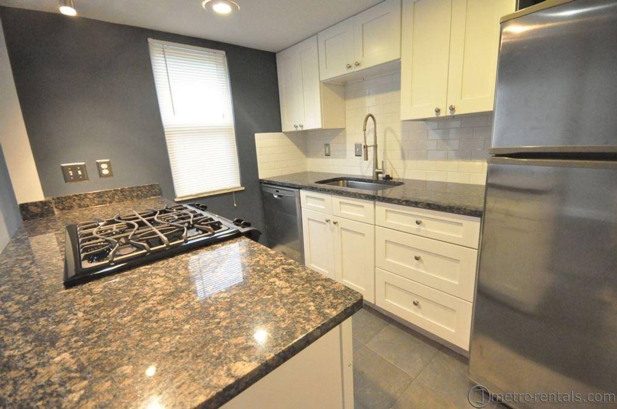 Apartment for rent at 4868 4869 4871 4873 Moreland Dr, Columbus, OH 43220