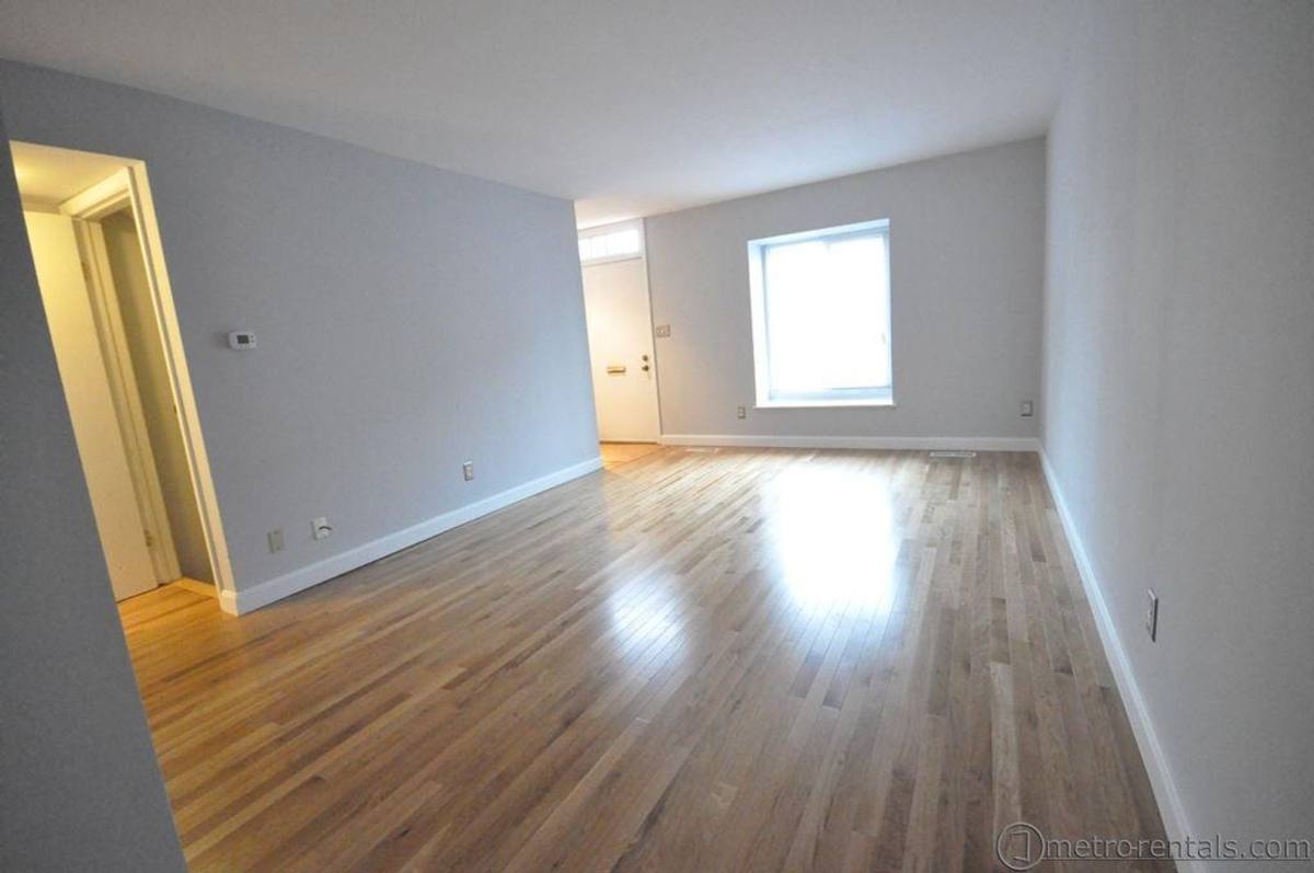 Apartment for rent at 4868 4869 4871 4873 Moreland Dr, Columbus, OH 43220