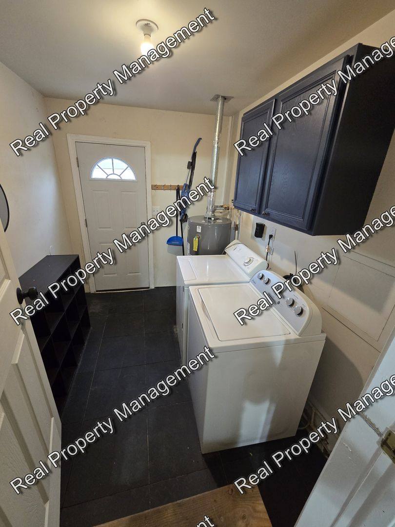 House for rent at 401 N Grant St, Crown Point, IN 46307