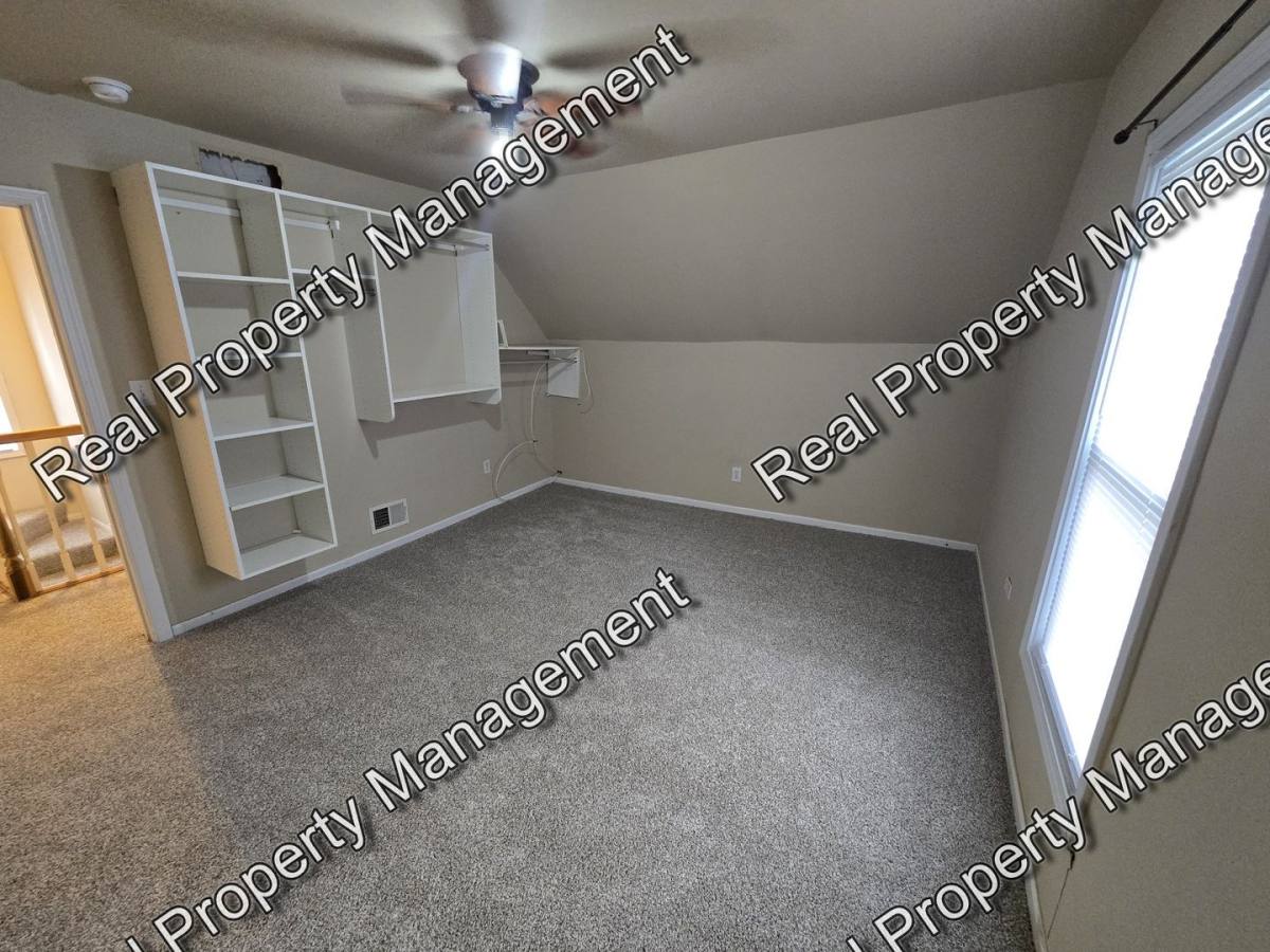 House for rent at 401 N Grant St, Crown Point, IN 46307