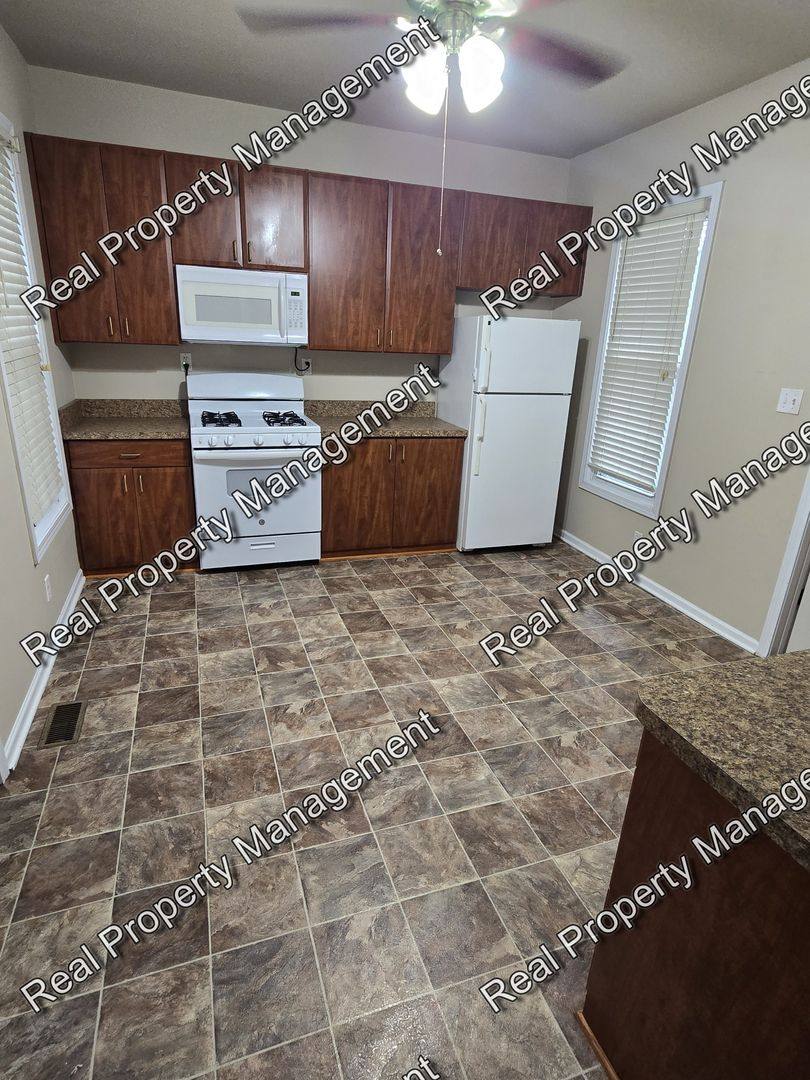 House for rent at 401 N Grant St, Crown Point, IN 46307