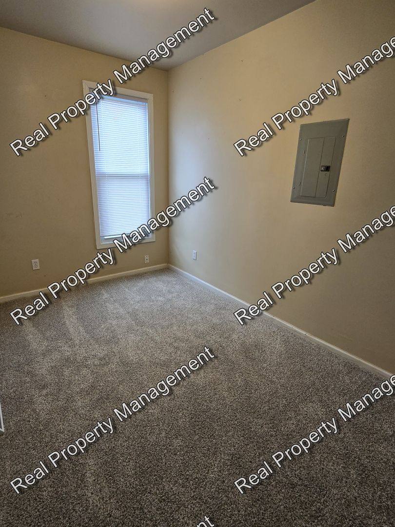 House for rent at 401 N Grant St, Crown Point, IN 46307