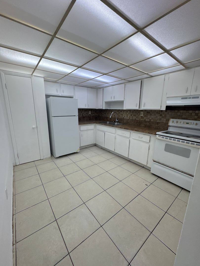 Apartment for rent at 1750 NE 149 St, Miami, FL 33181