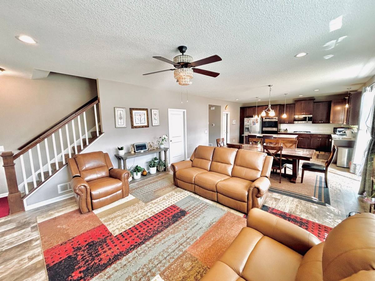 House for rent at 1533 Linwood Circle, Shakopee, MN 55379