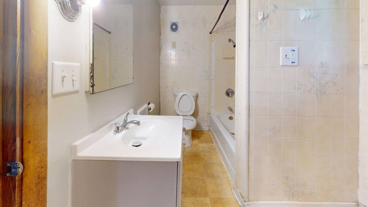 Apartment for rent at 822 Hazel St, Akron, OH 44305