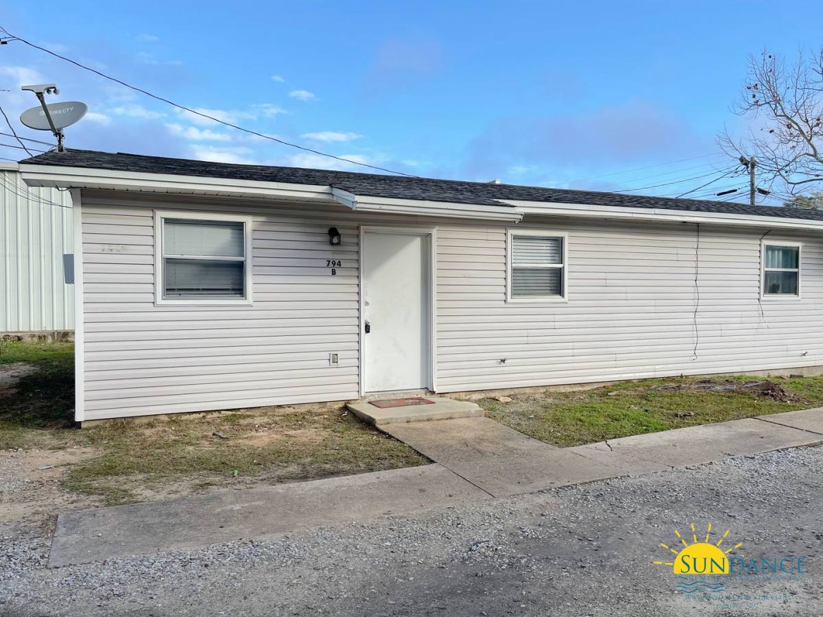 House for rent at 794-B Navy St, Fort Walton Beach, FL 32547