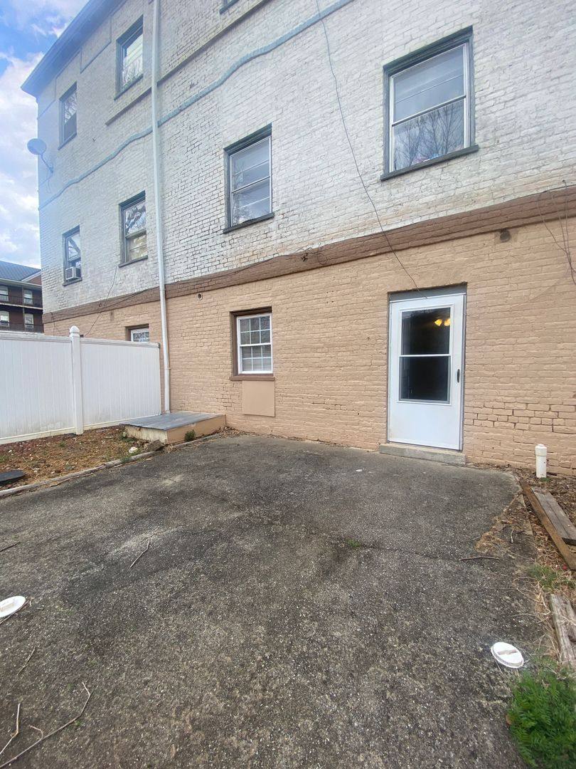 Apartment for rent at 177 College Dr, Daleville, VA 24083