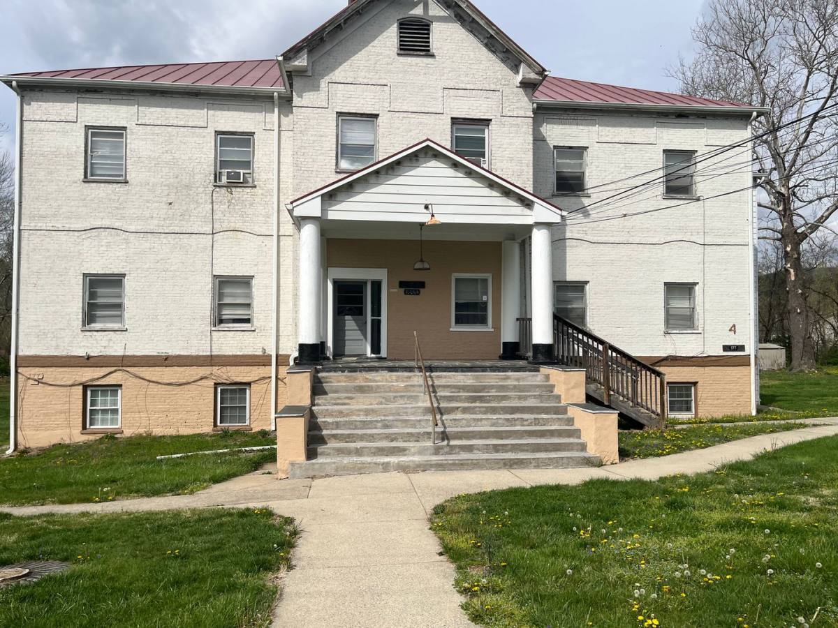 Apartment for rent at 177 College Dr, Daleville, VA 24083