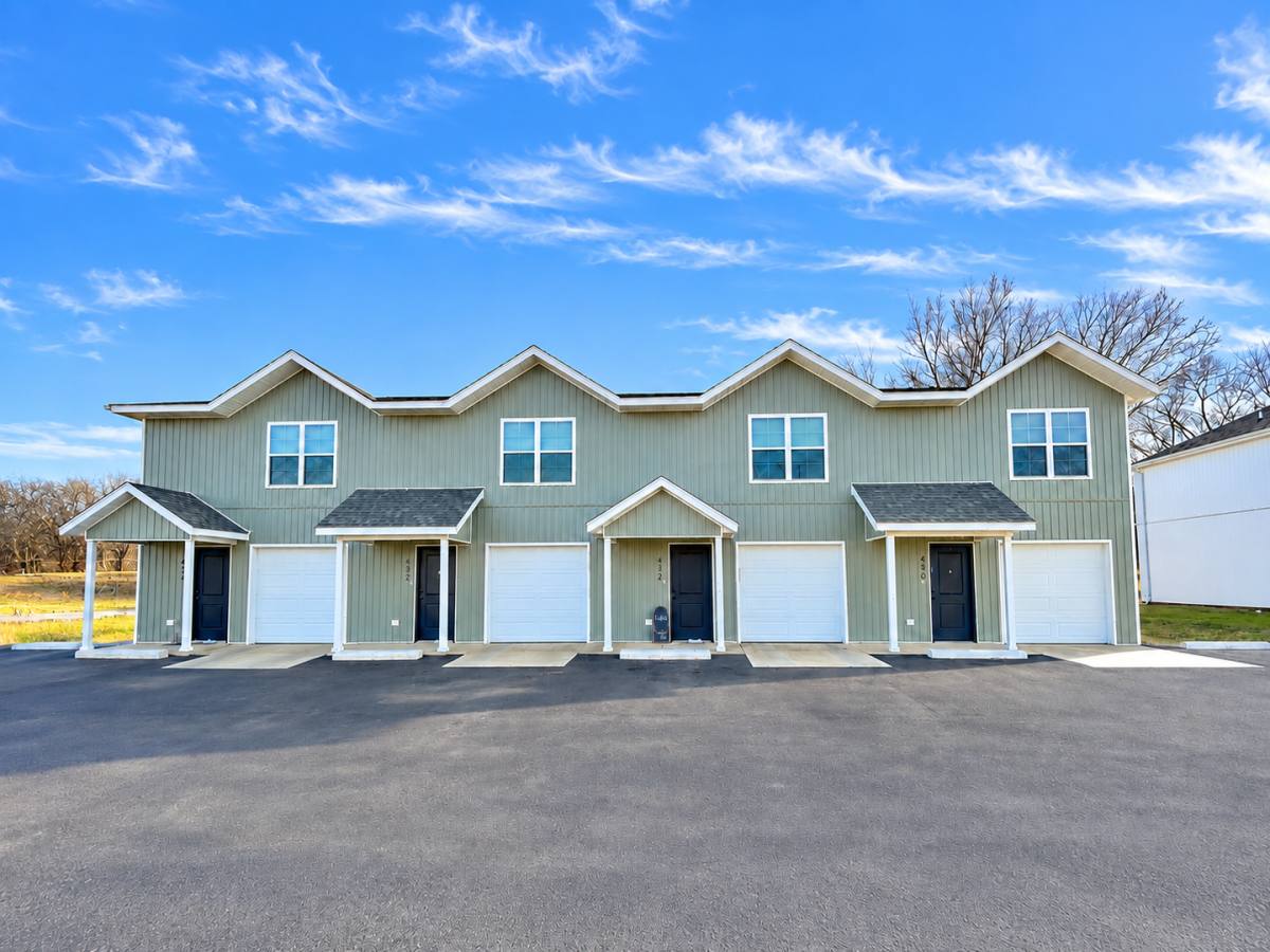 Townhouse for rent at 432 Blue Springs St, Decatur, AR 72722