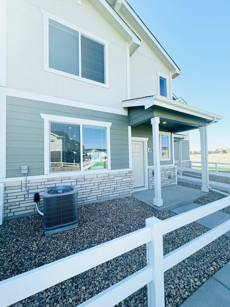 Townhouse for rent at 478 Condor Way, Johnstown, CO 80534