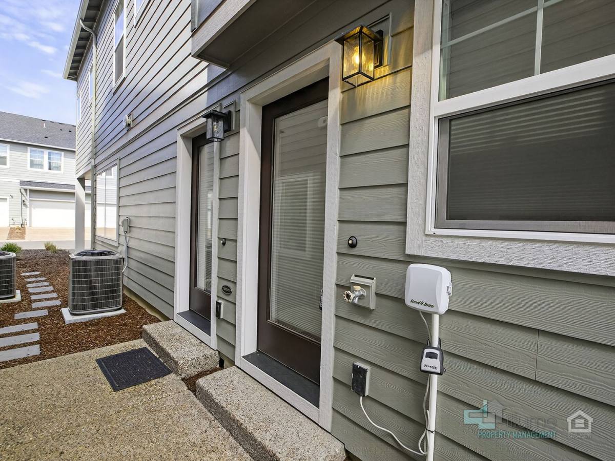 House for rent at 8435 SE Kinnaman St, Hillsboro, OR 97123