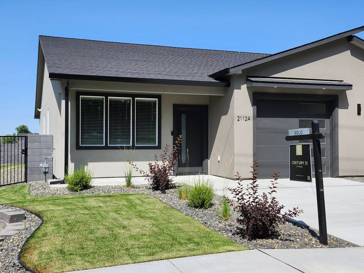 Townhouse for rent at 2112 N Rd, Pasco, WA 99301