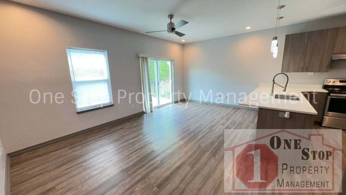 Townhouse for rent at 1232 NW 77th St, Kansas City, MO 64118